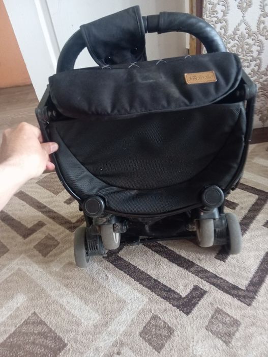 Продаётся книжный коляска