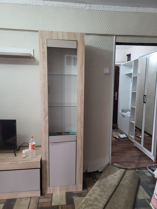 Прихожка и шкаф продаются