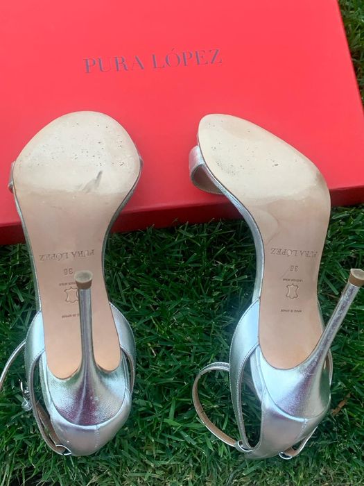 Sandale argintii Pura Lopez din piele