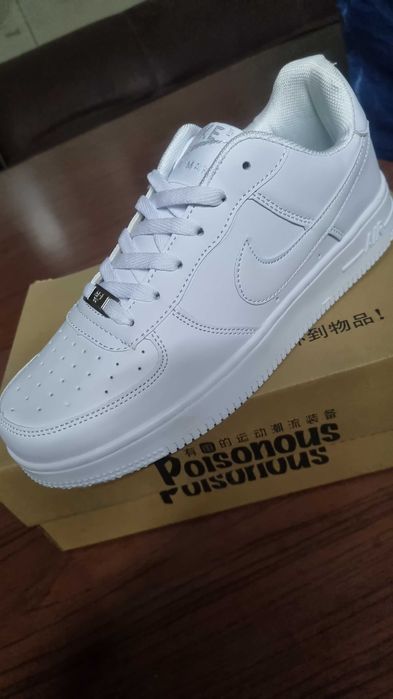 Кросовки женские