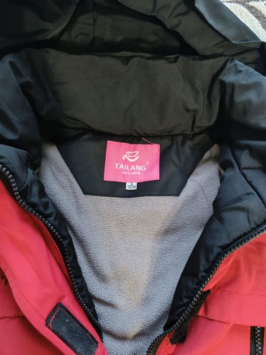 Продам зимнюю куртку на девочку