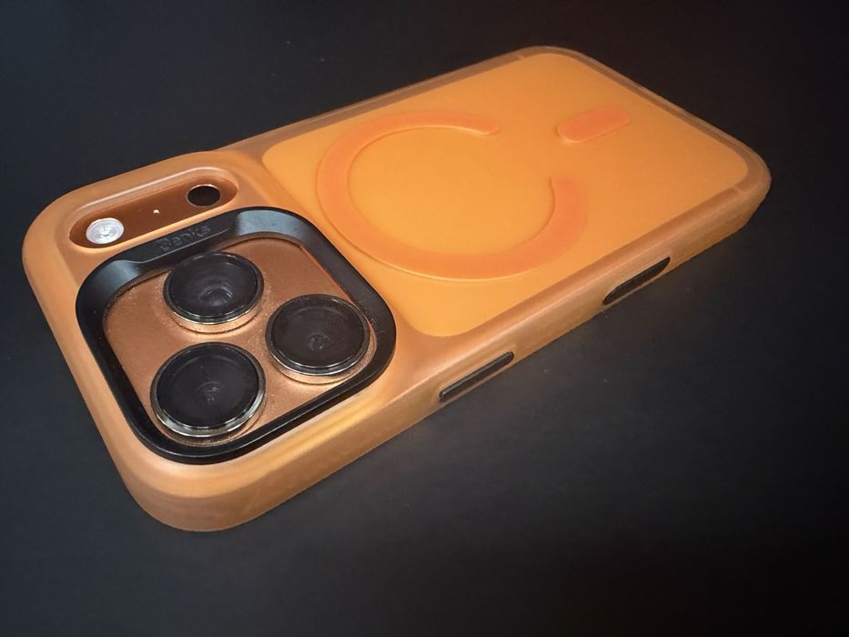 iPhone 17 Pro,iPhone 17 Pro Max Benks луксозни гърбове в три цвята