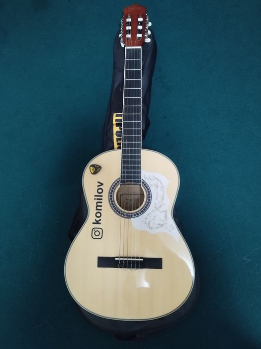 Gitara yangi ekvaliser bor