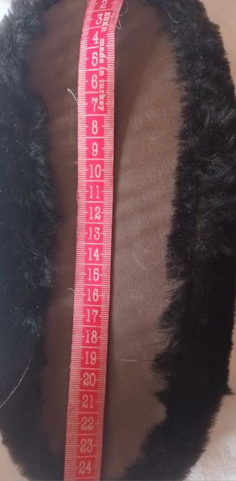 papuci de casa din piele bej si negrii