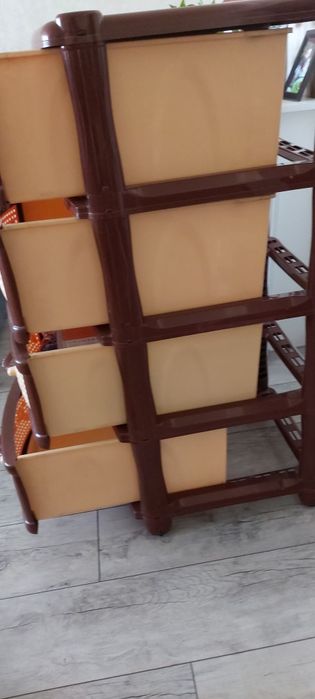 Продам пластиковый комод