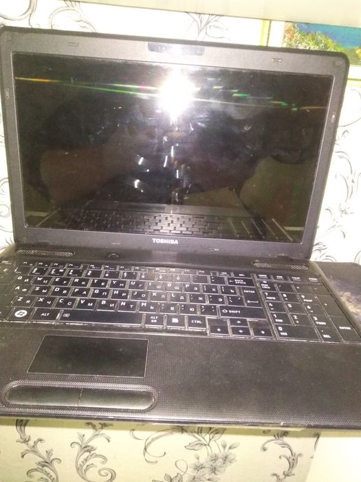 Ноутбук продам .