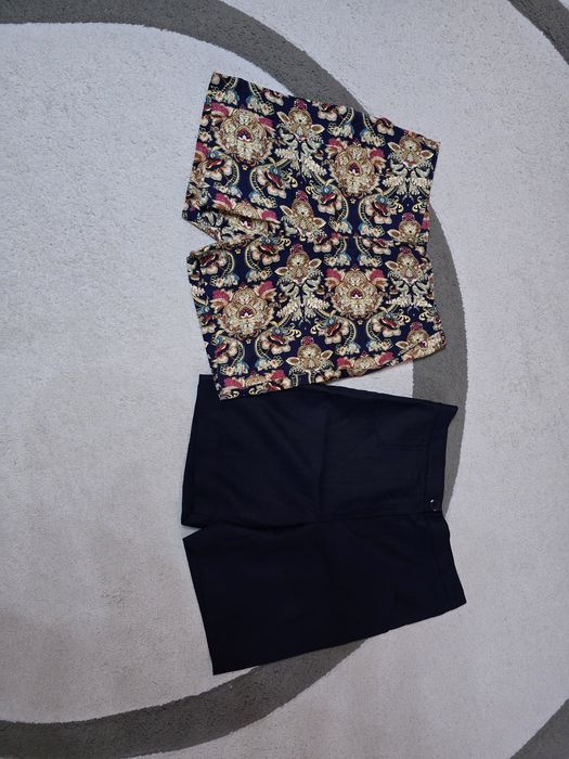 Продавам 2броя къси панталонки за 10лв. Размер М