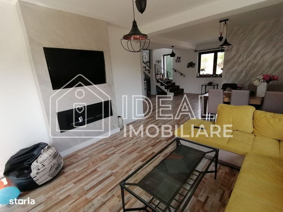 Casa moderna cu 4 camere, La  CHEIE in Poplaca