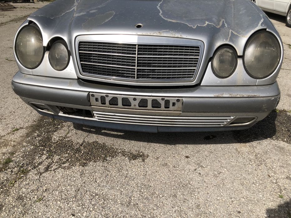 Мерцедес Е 2.9 на части