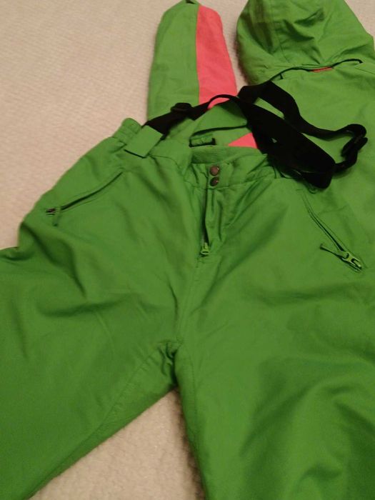 много запазен ски екип за момичета