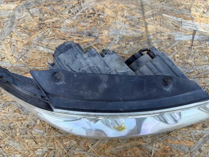 Фара передняя Hyundai Sonata NF