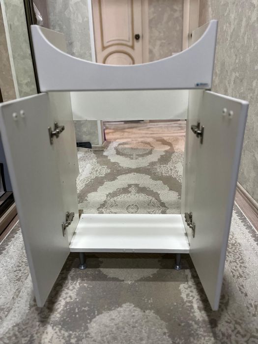 Продам тумбу под умывальник