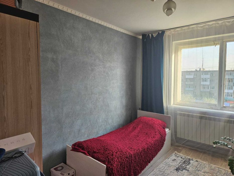 Продам 3 комнатную на 8 микрорайоне