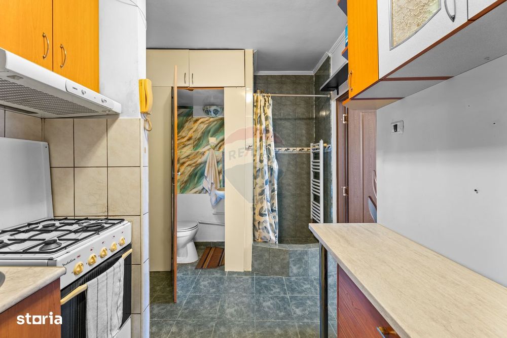 Garsoniera de vânzare zona UTA, etaj 2