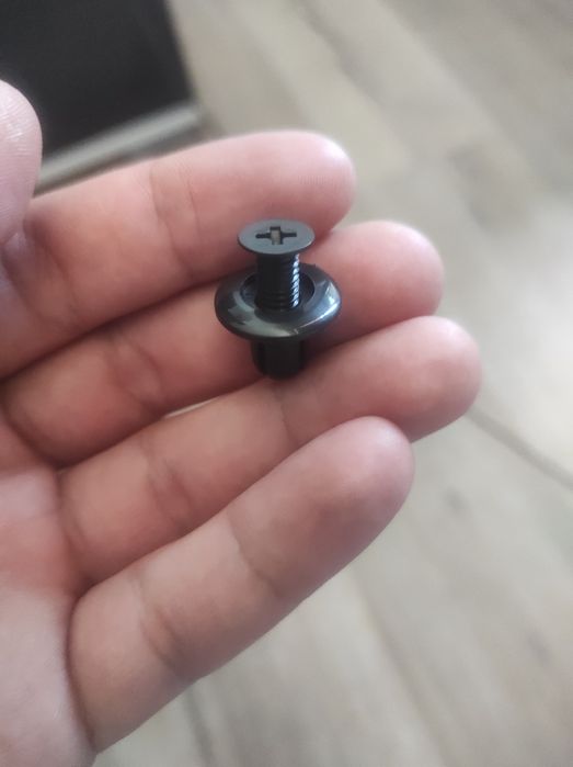 Авто крепежи - пластмасови