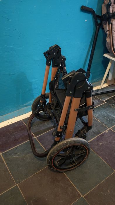 Продам коляску 2 в одном