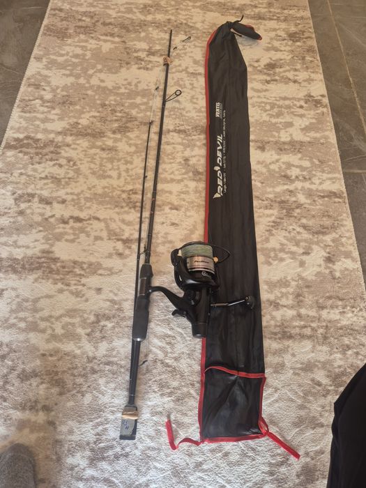 Спининг въдица Red devil