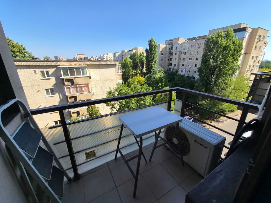 Garsonieră de închiriat, mobilată și utilată, 41 mp, etaj 4/12, Văcărești