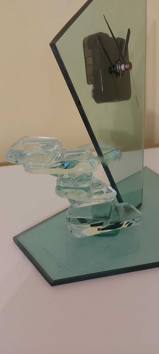 Ceas pentru birou din sticla hand made unicat analogic quartz baterie