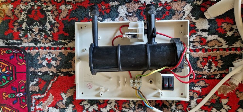 Водонагреватель.