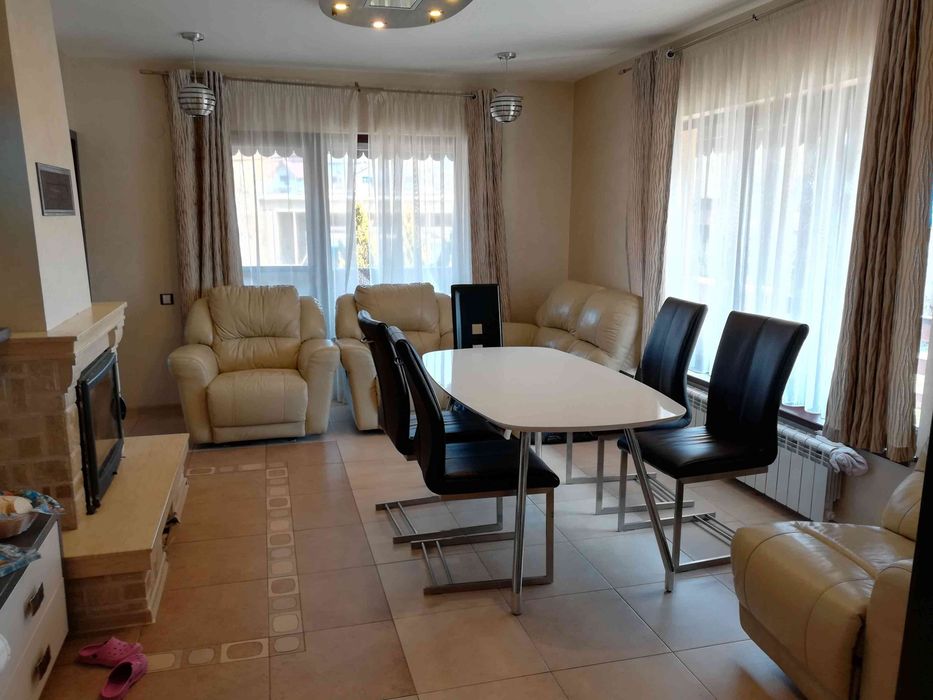 Vila  Bârnova  -Bucium  5 camere, sauna, și  piscina