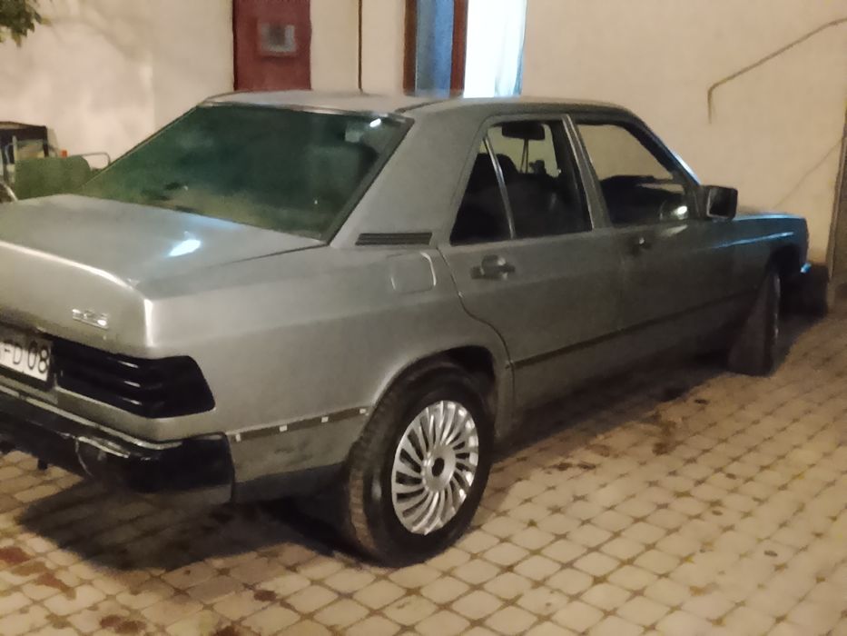 Мерседес 190, двигатель 2,3