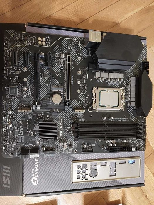 Intel Core i7 13700KF + MSI Pro Z690-P DDR4