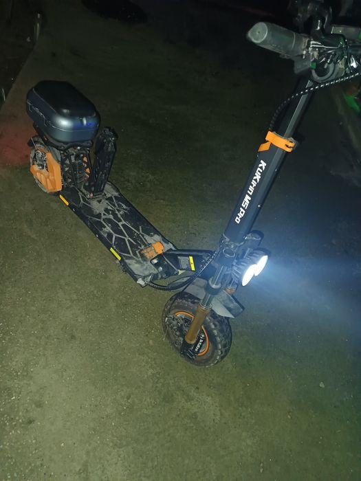 Trotinetă Electrică KuKirin M5 Pro – Putere, Confort și Performanță Of