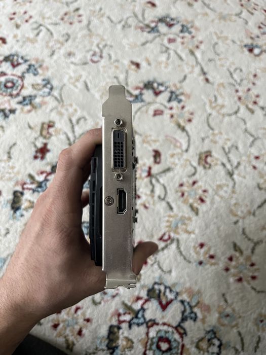 Видеокарта asus 2gb