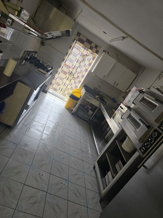 Închiriez restaurant