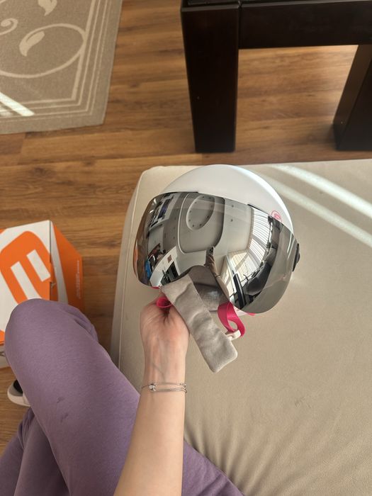 Момичешка каска за ски