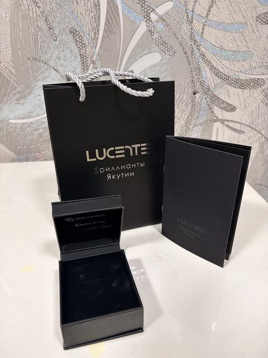 Продам коробки от бренда Lucente