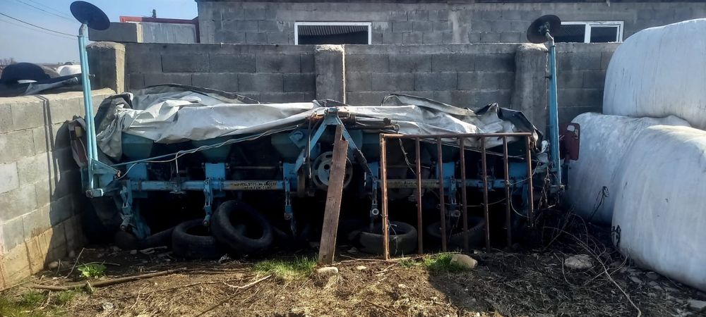 Semanatoare cu 6 randuri cu fertilizare