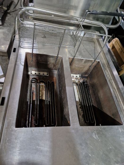 Friteuza inox cu banc, la 380v, de putere