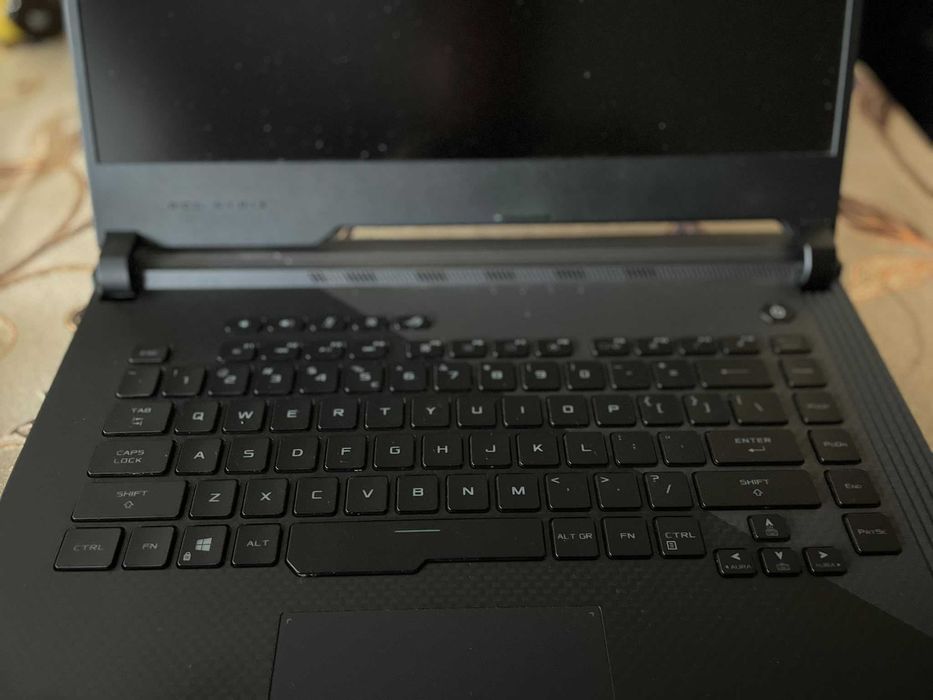 Vand laptopuri Asus eeepc si asus rog g531gv