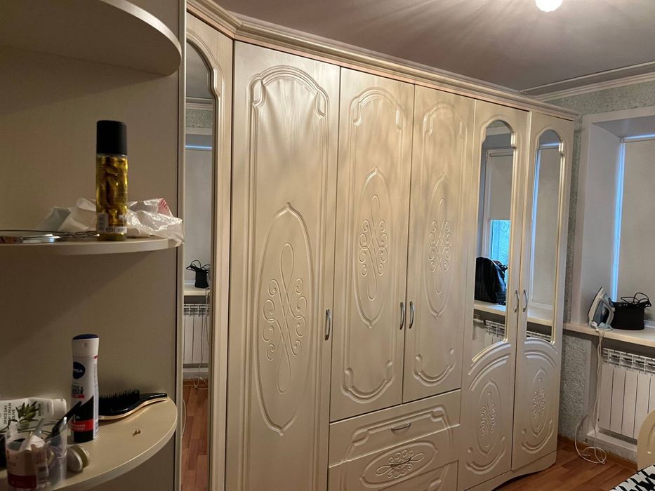 Продам спальный гарнитур