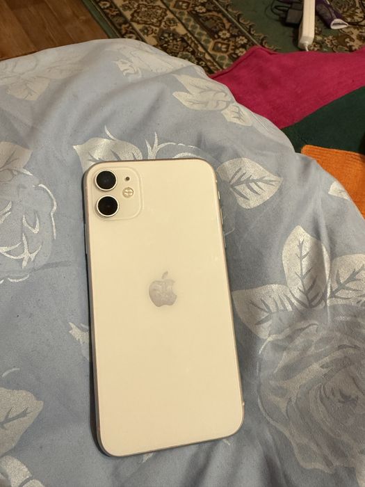 Продам айфон 11