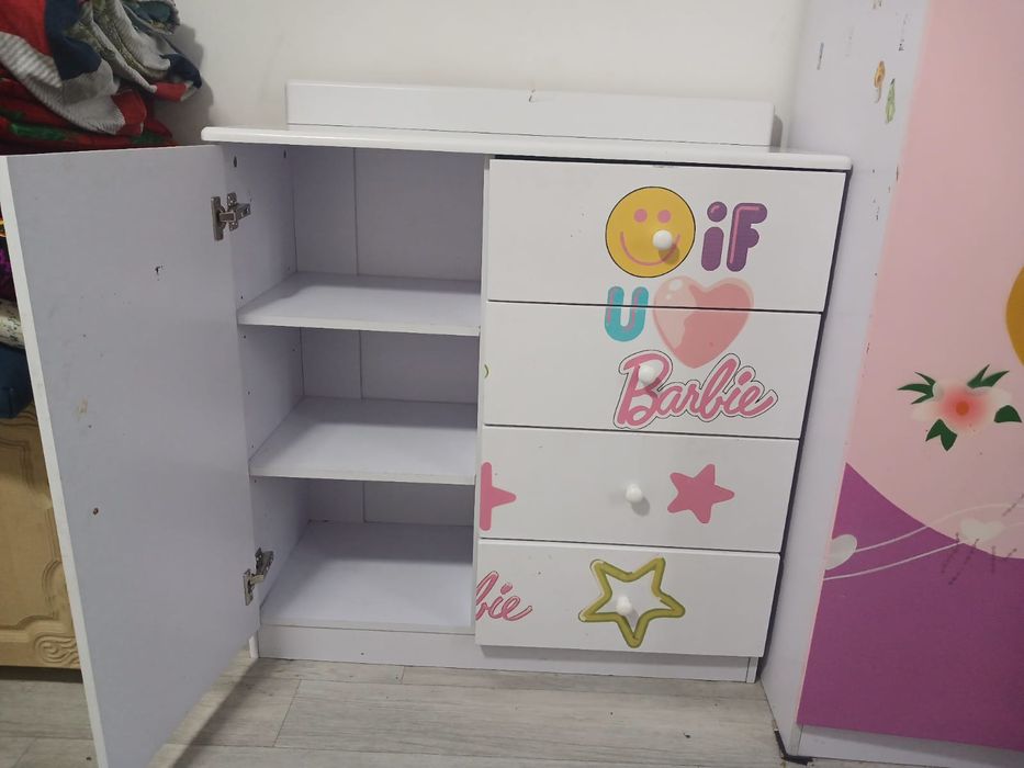 Шкаф и тумбочка детская