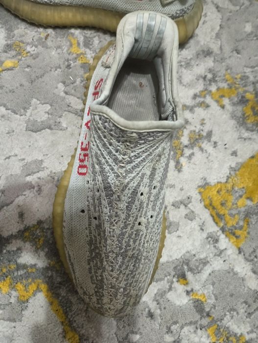 Vând Yeazy SPLY-350 mărime 39 culoare gri