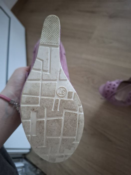 Сандали         37