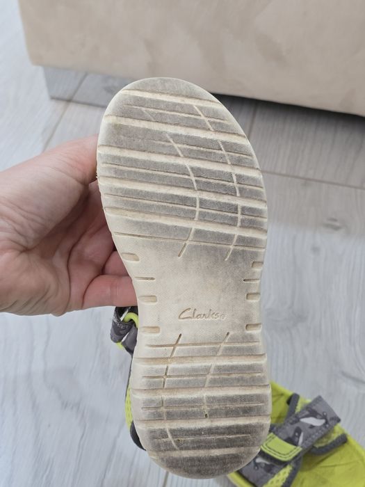 Детские босоножки Clarks б/у