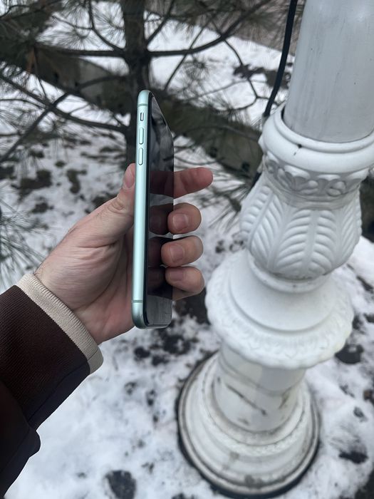 Продам телефон Айфон 11 128GB