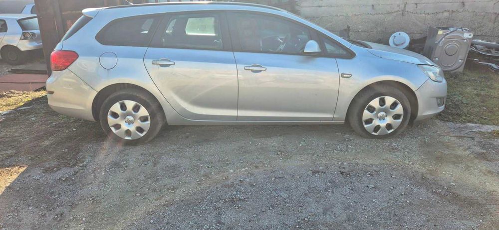 OPEL ASTRA-J 2011 A17DTJ 1.7 CDTI 110HP (81 kW)  на части