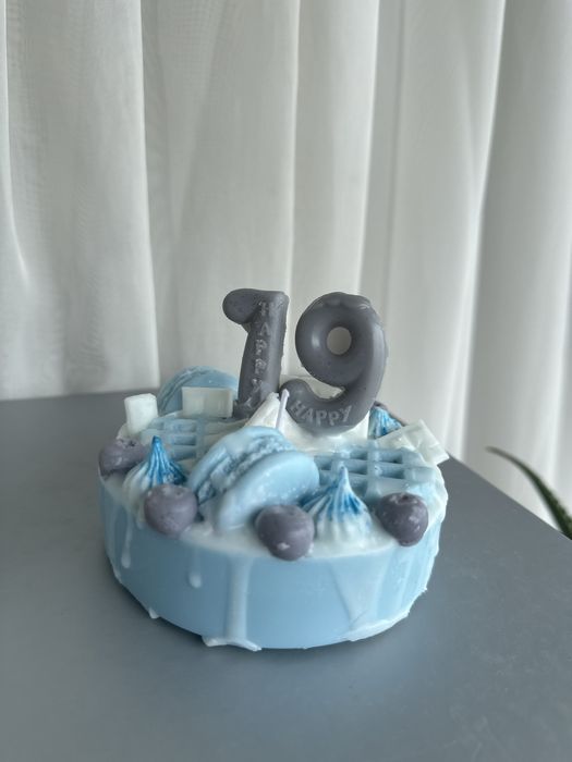 Ароматна свещ торта