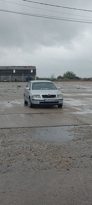 Vând skoda octavia 2