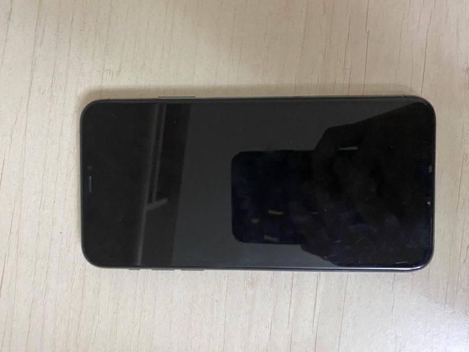 Продаю Айфон 11 про макс