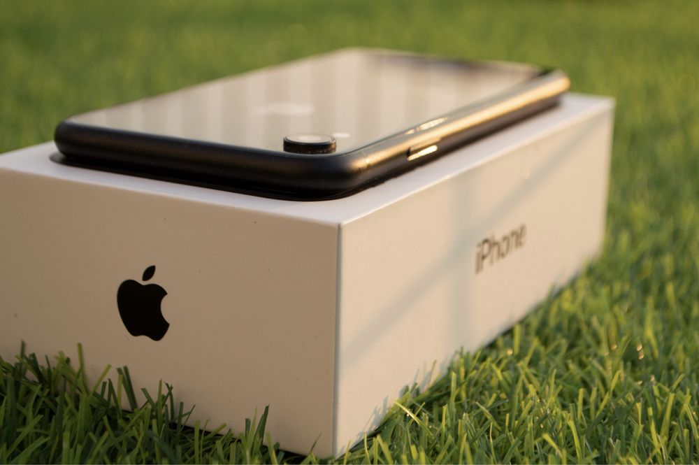 Apple iPhone XR 128GB Черный