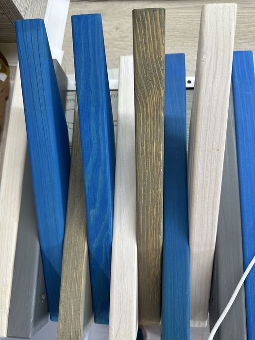 Артистична закачалка за стена