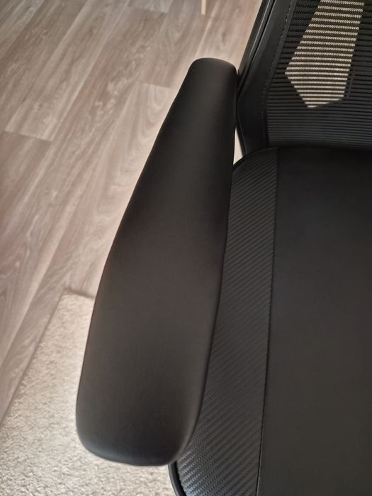 Офис стол (геймарски)