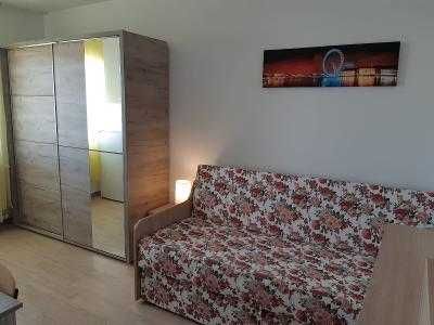 Titan, Baba Novac, Proprietar